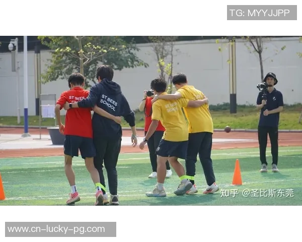 青运会在武汉激情开赛足球盛宴点燃青春梦想